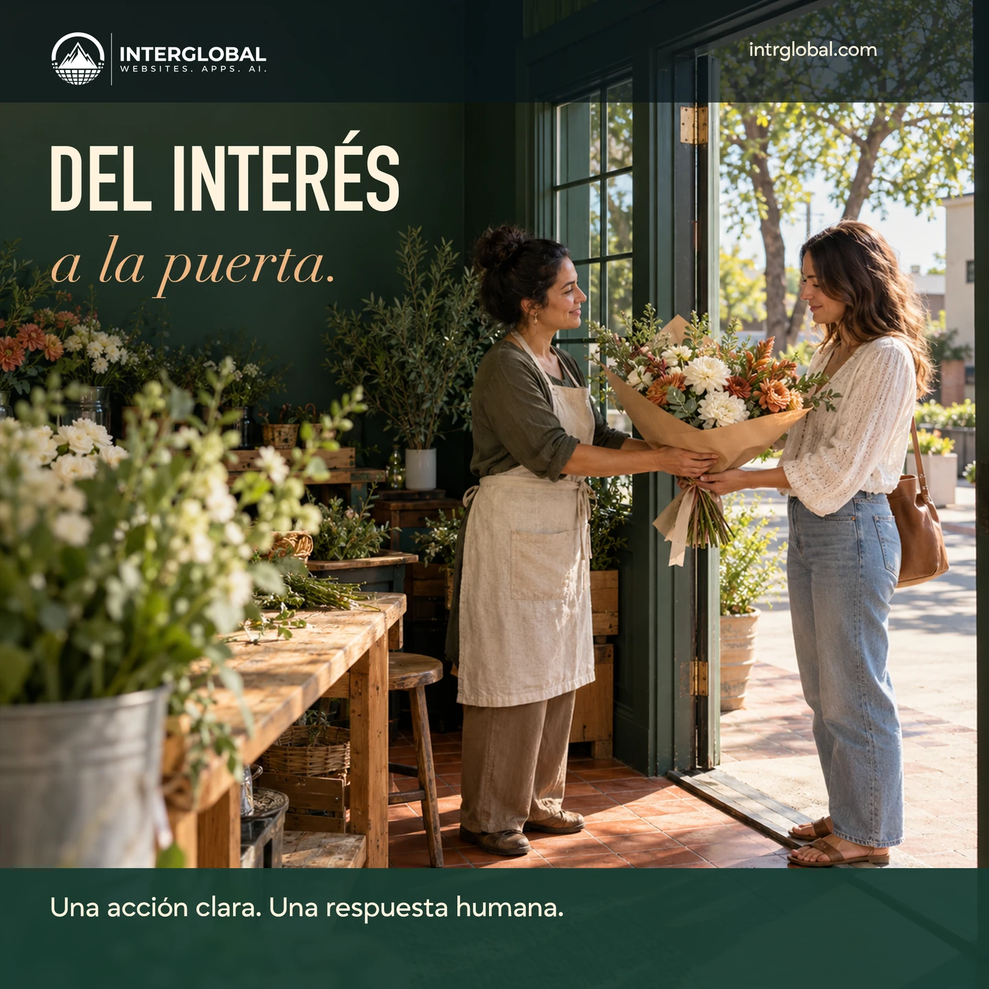 Escena ilustrativa de una florista entregando un ramo a una clienta en la puerta.